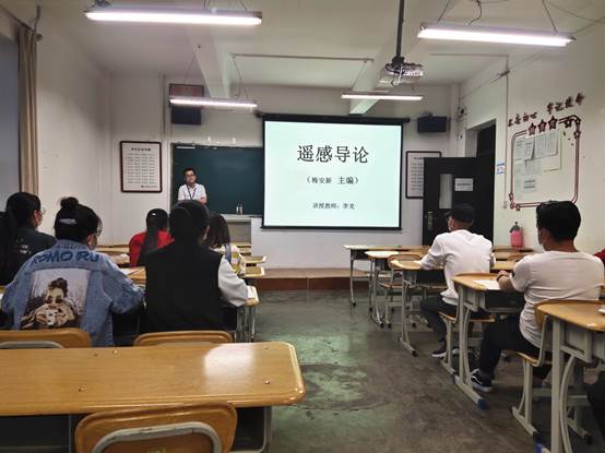 说明: C:\Users\Administrator\Desktop\支部活动\党员教师志愿服务专升本学生\清扫宿舍志愿服务IMG_20200528_200259.jpg